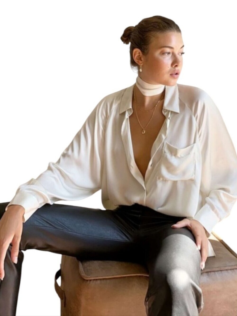 Aritzia Wilfred Ivory Satin Boyfriend Shirt Womens Medium